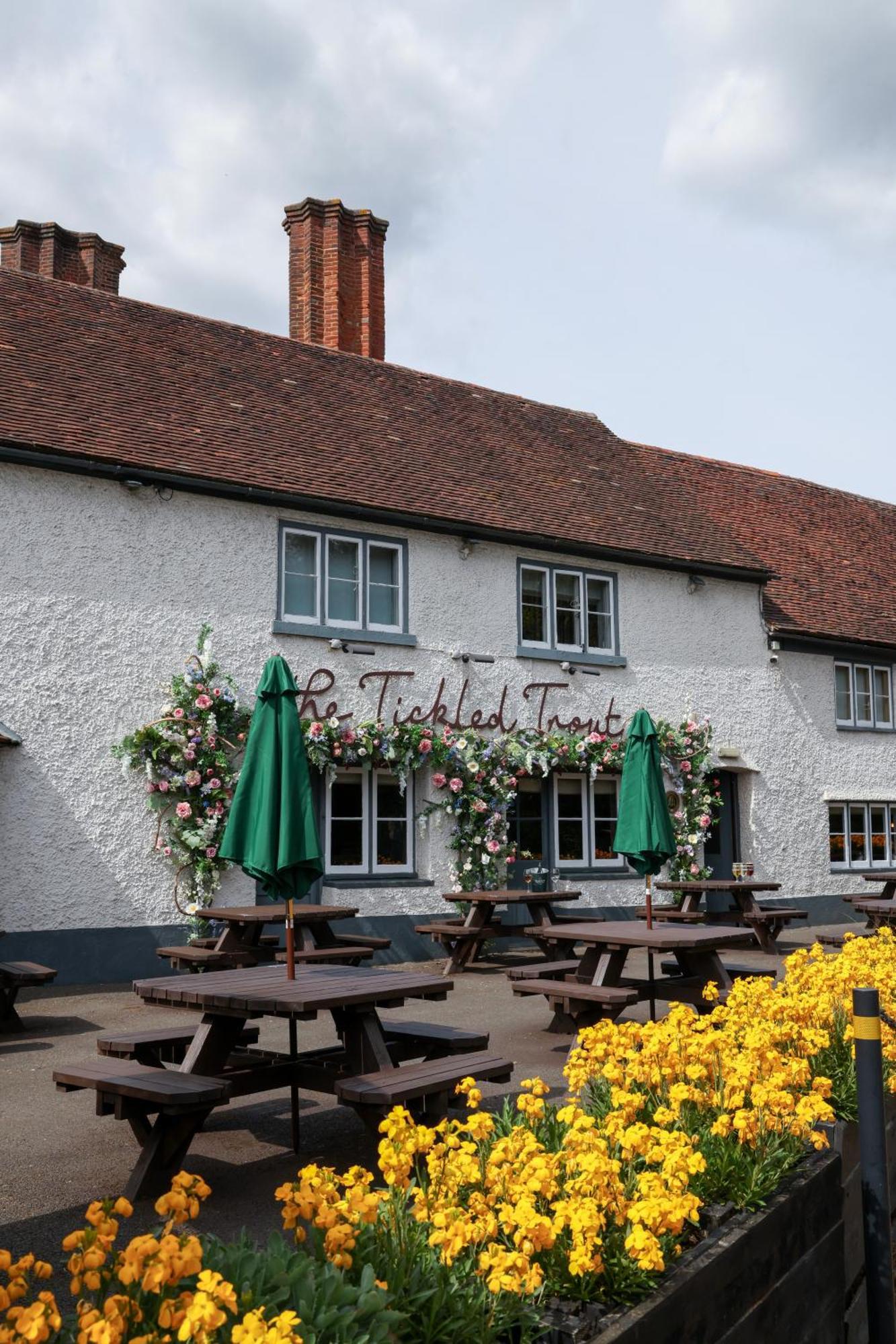 Hotel The Tickled Trout Maidstone Exterior foto